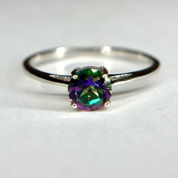 “Magic Potion” Beautiful Solitaire Mystic Topaz Ring! 💎 - SIZE (10) - Picture 5 of 11